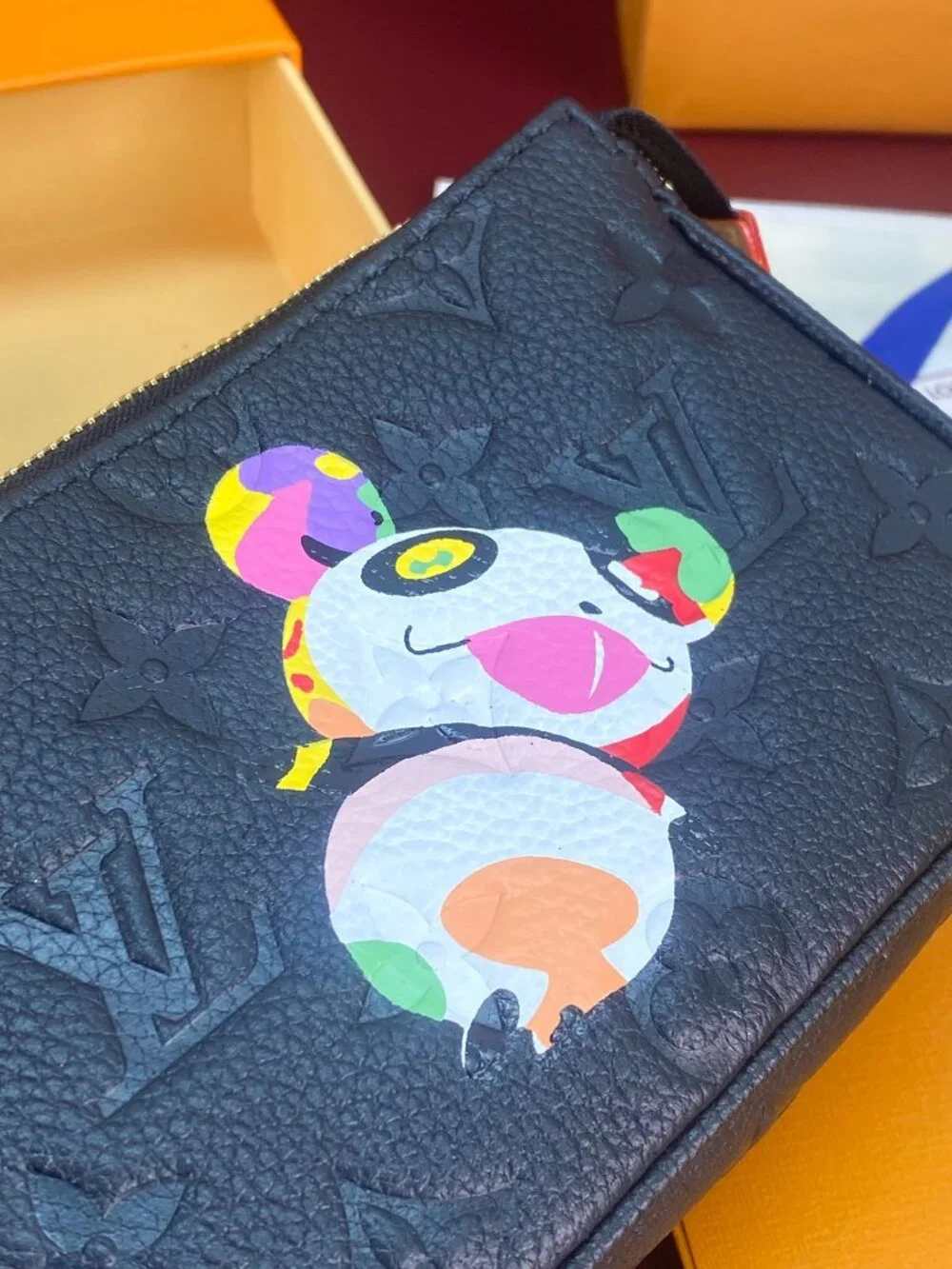 Louis Vuitton. dimensions 15